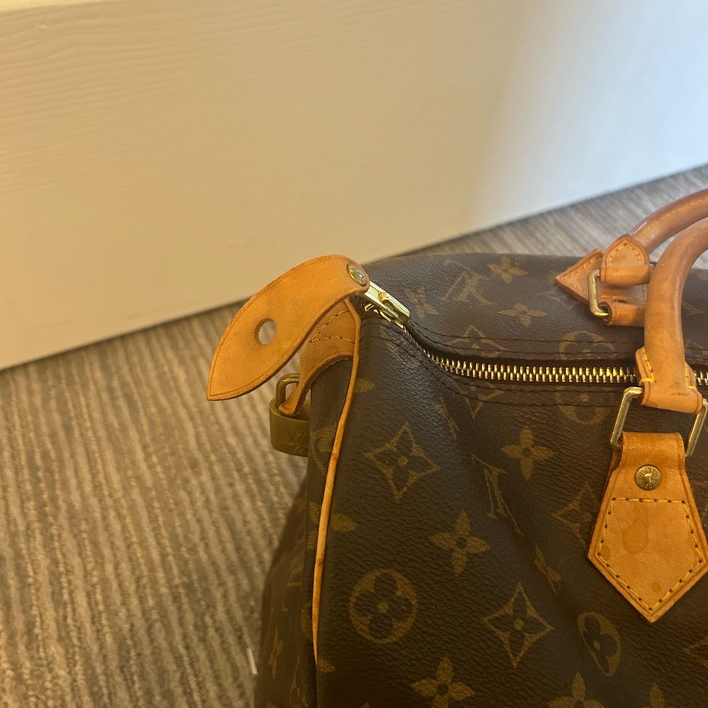 Authentic LOUIS VUITTON speedy 35 - Picture 3 of 13